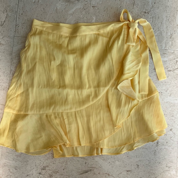 NWT $98 Anthropologie Maeve Ruffle Mini Skirt buttery yellow M - Picture 2 of 10